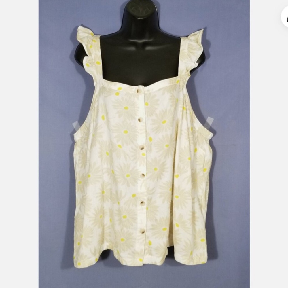 TORRID Size 2 Ruffle Button Front Tank Top 6484E1M